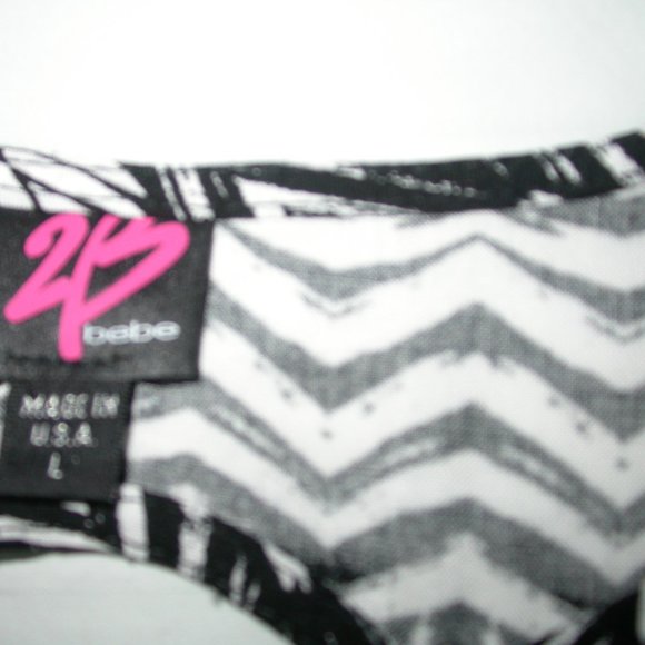 Crop Top - Black and White - Picture 4 of 6